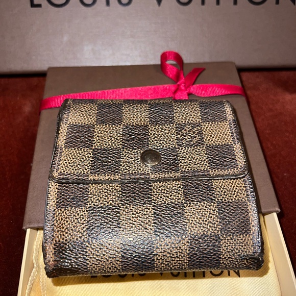 Authentic Louis Vuitton Damier ebene wallet - Picture 10 of 16